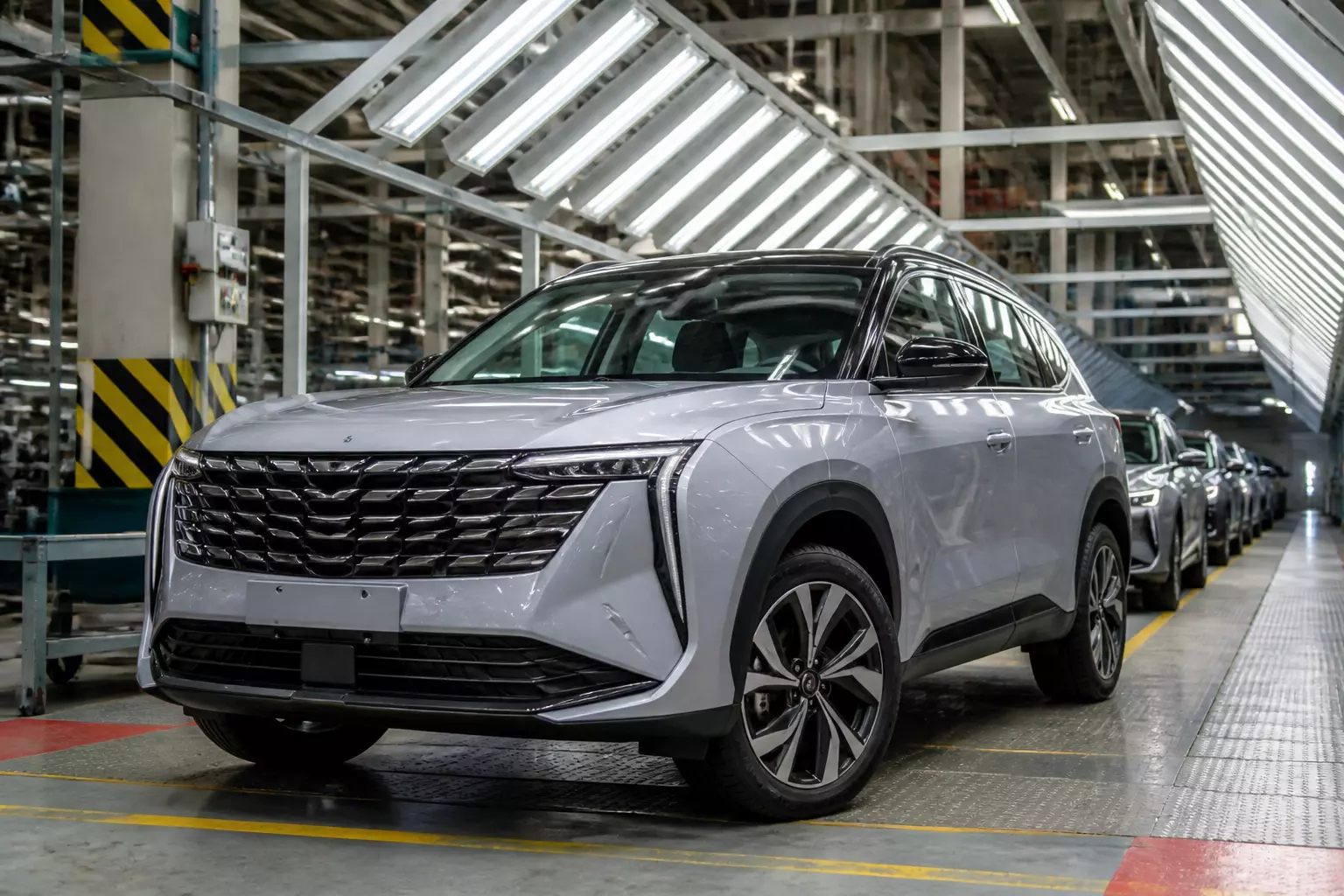Сборку Geely Atlas 4-го поколения могут наладить в Беларуси — что это значит для покупателей