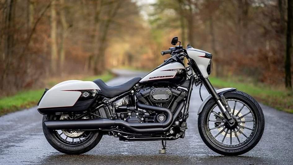Thunderbike Strike Line на базе Harley-Davidson Sport Glide FLSB с 30 уникальными деталями