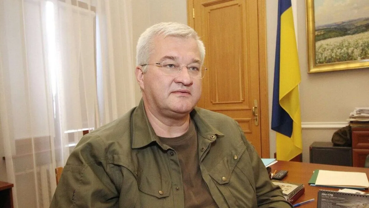 МИД Украины призвал Запад отреагировать на удары по мостам Киева, который погружается в транспортный коллапс