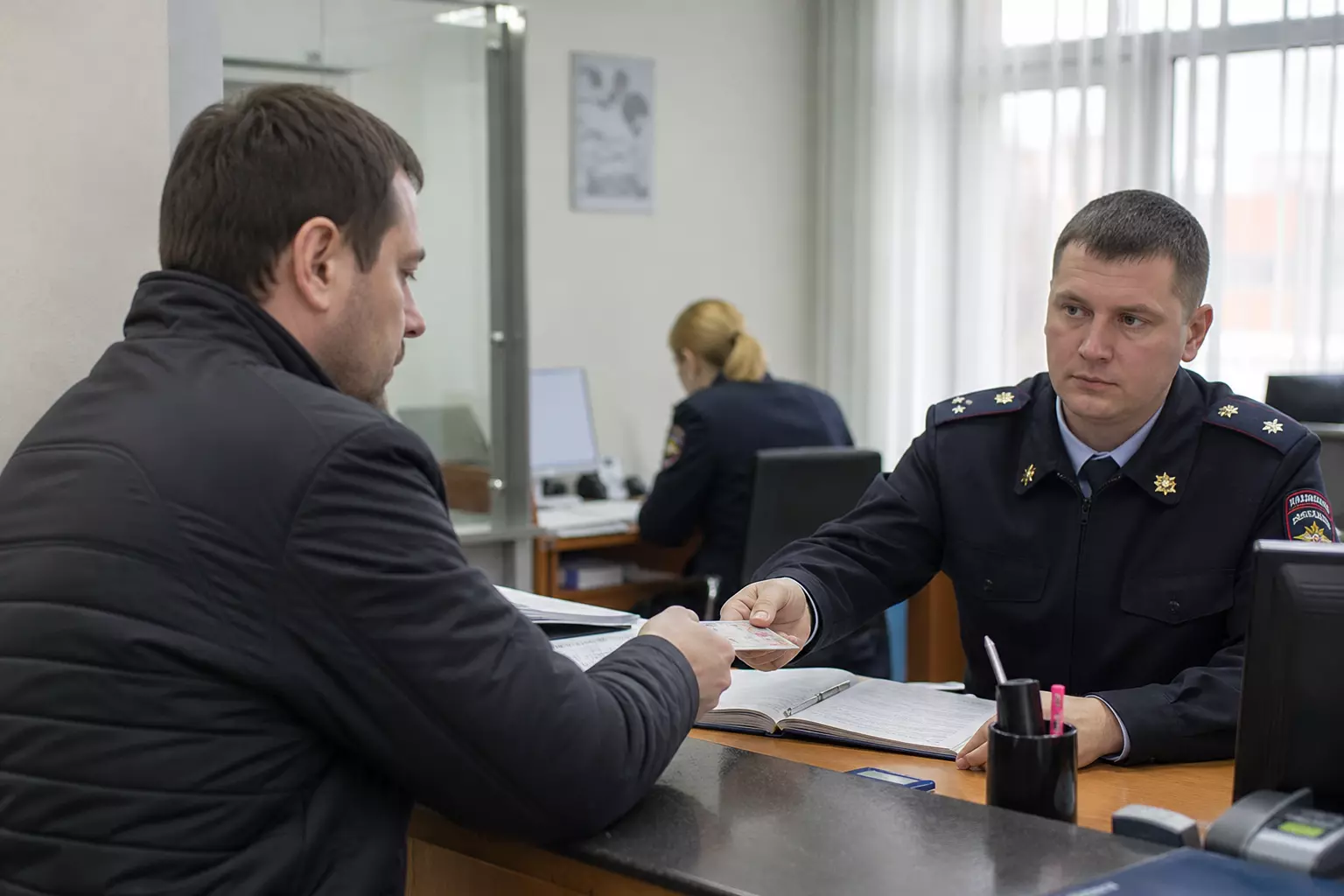 Почему оплата штрафов не всегда приводит к быстрому возврату прав и что важно знать водителям