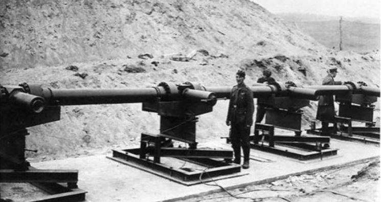 ​Артиллерийская многокаморная установка «Hochdruckspumpe» на испытаниях, 1944 год militaryparitet.com - «Фау-3» — космическая пушка рейха | Warspot.ru