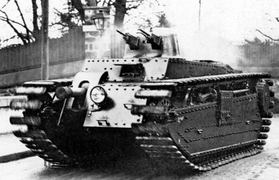 ​Schneider-Renault SRA, один из участников программы Char B. На тот момент это была больше штурмовая САУ, чем танк, причём боевая масса превысила массу в техзадании на 5 т - Колосс на глиняных ногах | Warspot.ru